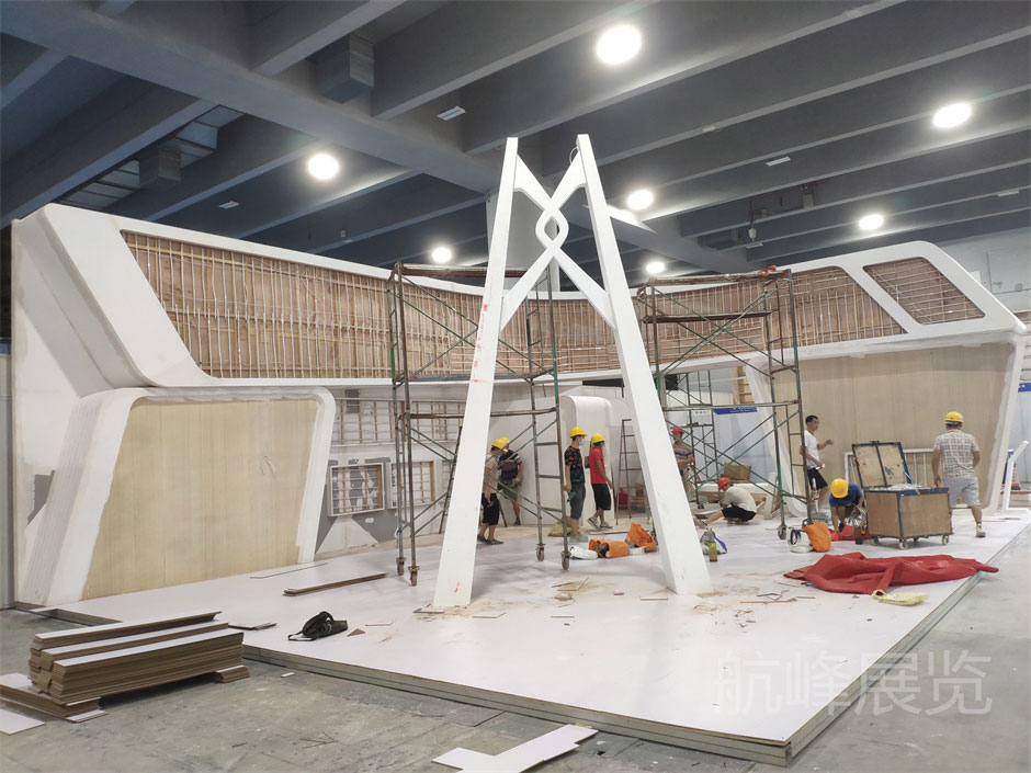 中交第二公路工程局展覽展臺搭建現(xiàn)場